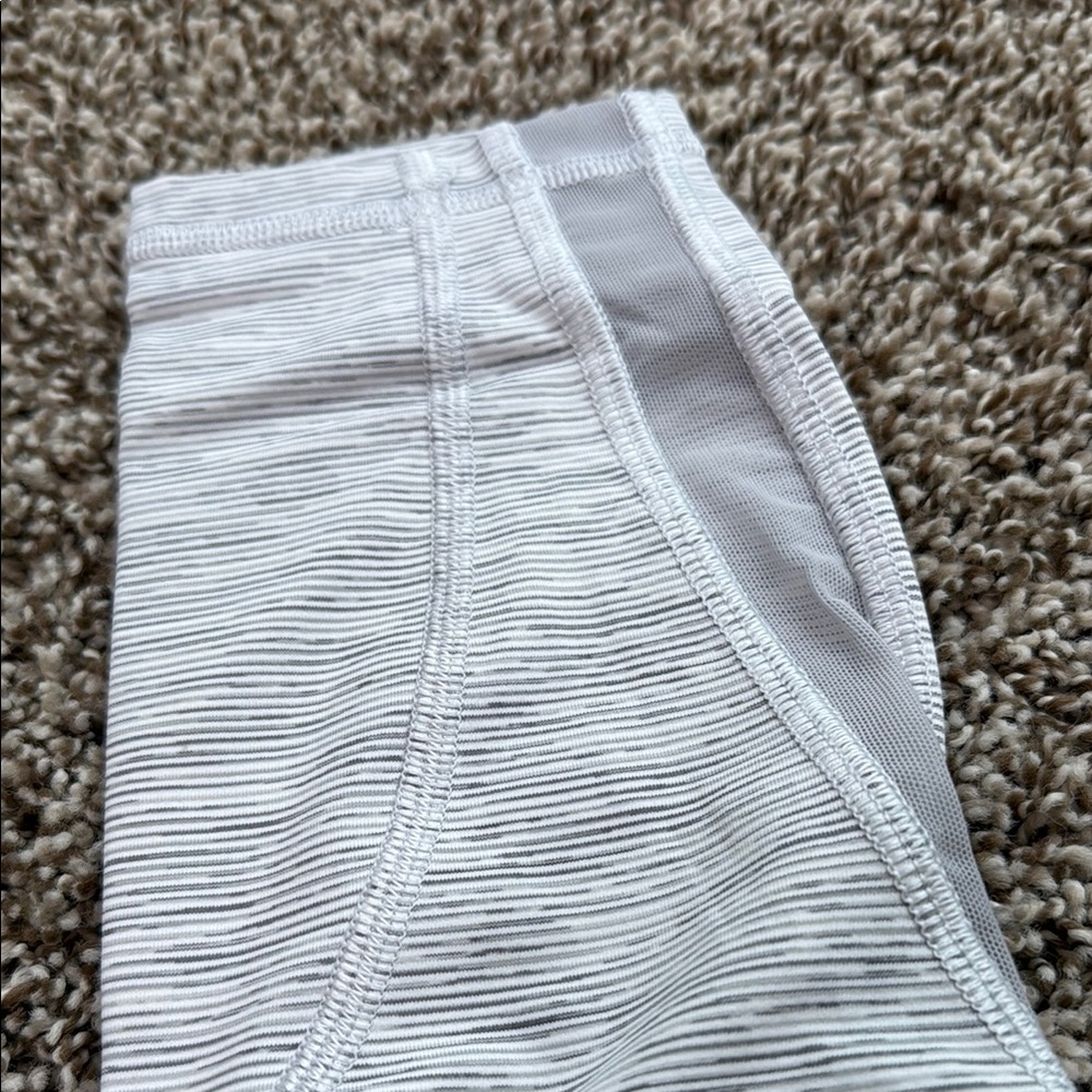 Lululemon Athletica Gray Leggings Soft Heathered Design - Picture 4 of 4